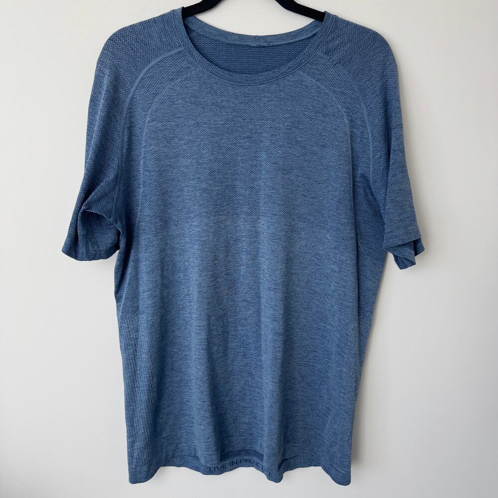 Lululemon Men's Metal Tech Tee Size Large Minor Flaw Denim Blue